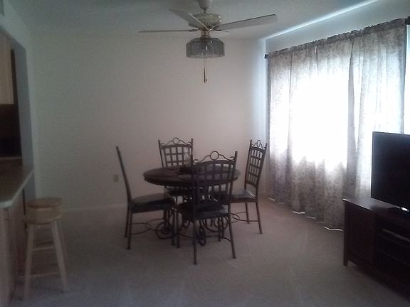 5th image of 12903 Fairway Dr APT B