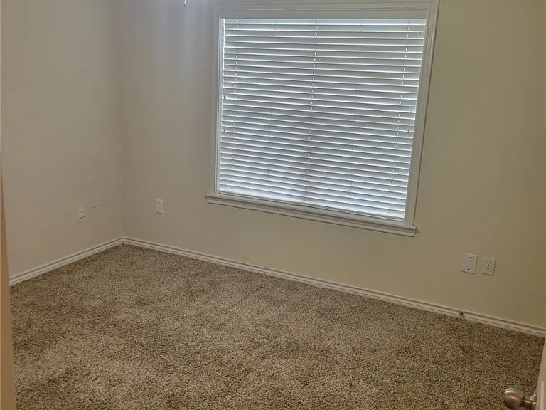2317 Cornell Dr — Photo 6