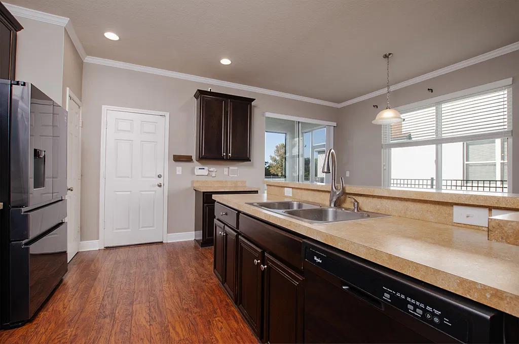 2 bed, 2.5 bath, 1360 sqft, $2,300 — Photo 3