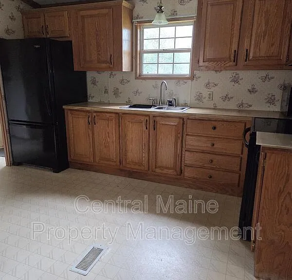 400 Friendship St — Photo 1