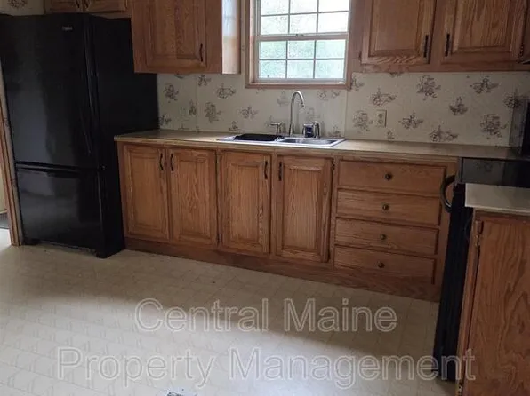 400 Friendship St, Waldoboro, ME 04572