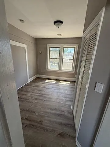 565 E Elm St #4 — Photo 4