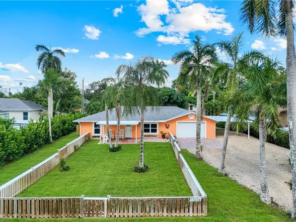 27624 Pullen AVE, BONITA SPRINGS, FL 34135