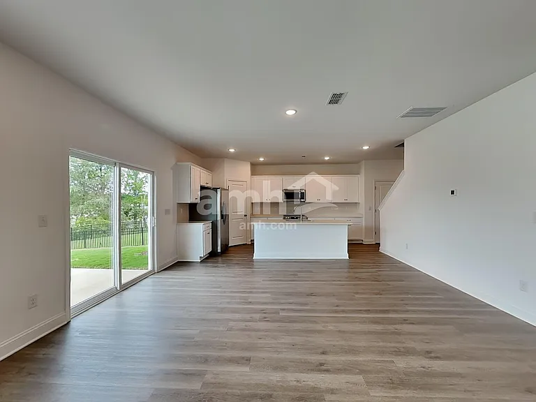 1016 Bevington Dr — Photo 5