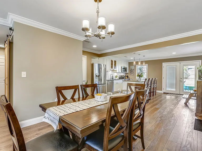 13810 Parkland Dr — Photo 13