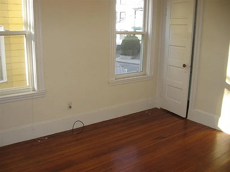 76 Conwell Ave — Photo 4