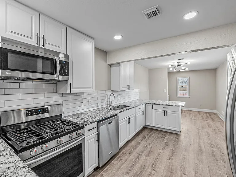 3125 W Center Ave — Photo 7