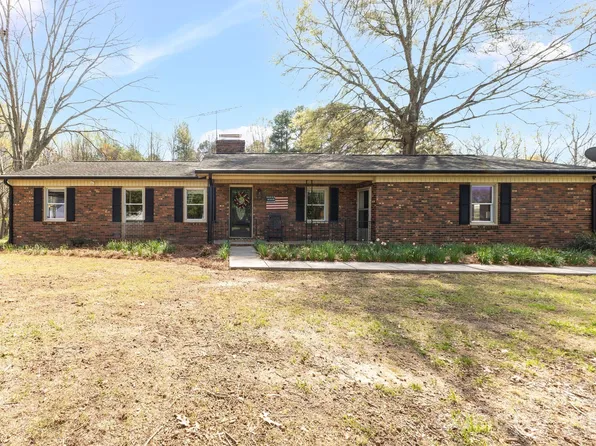3921 Peach St, Newton, NC 28658