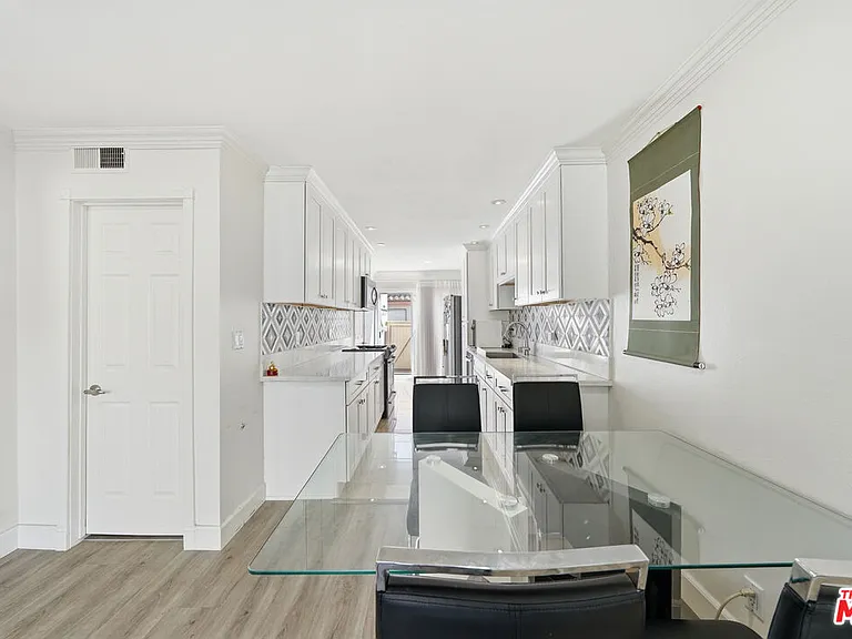 3442 Del Amo Blvd — Photo 18