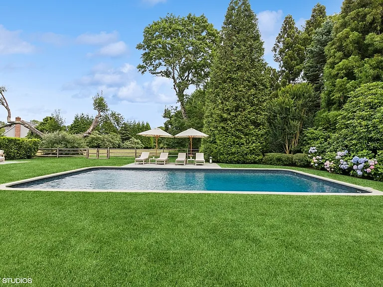 15 Ludlow Grn — Photo 2
