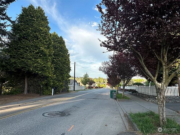 4th image of 7328 284th Lot A Street NW