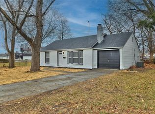 228 W Pocahontas Ln, Kansas City, MO 64114