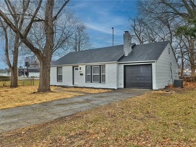 228 W Pocahontas Ln, Kansas City, MO, 64114