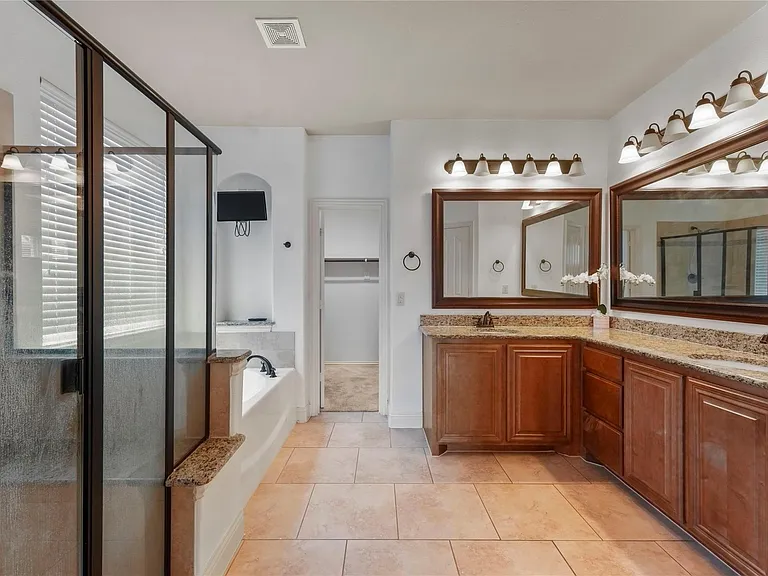 1204 E Shawnee Dr — Photo 14
