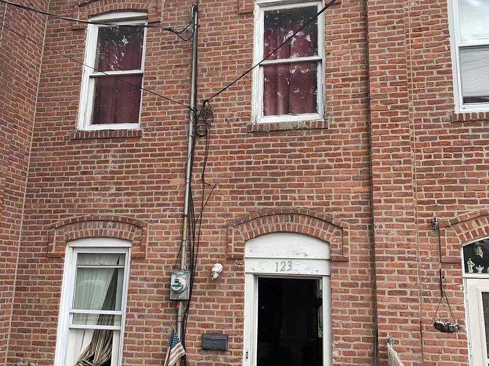 1st image of 123 Chestnut Ave