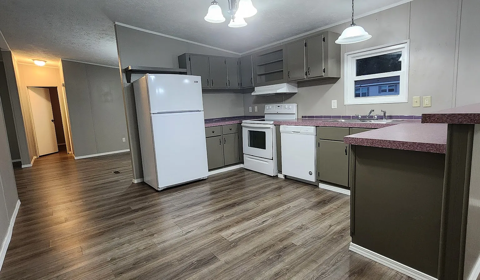 3 bed, 1456 sqft, $1,200 — Photo 2