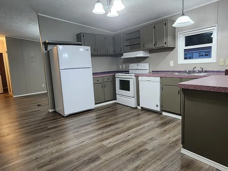 127 Rachel Cv — Photo 2