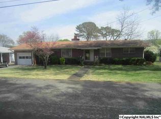 3725 Meadow Wood Cir, Guntersville, AL 35976