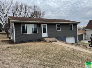 750 Main St, Akron, IA 51001