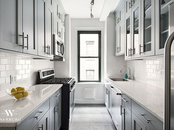 3rd image of 131 E 93rd St APT 6C