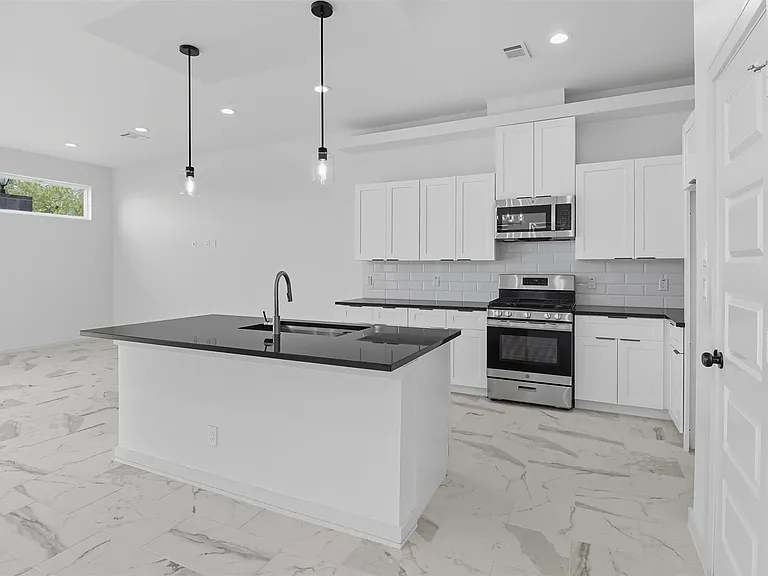 2929 El Fenice Ln — Photo 7
