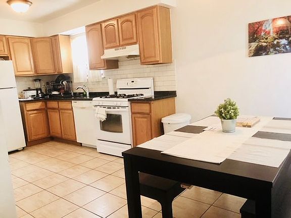 3rd image of 3907 56th St #2