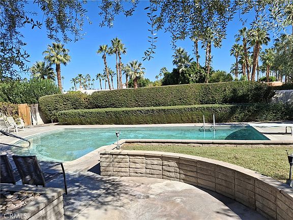 3rd image of 72424 Desert Dr