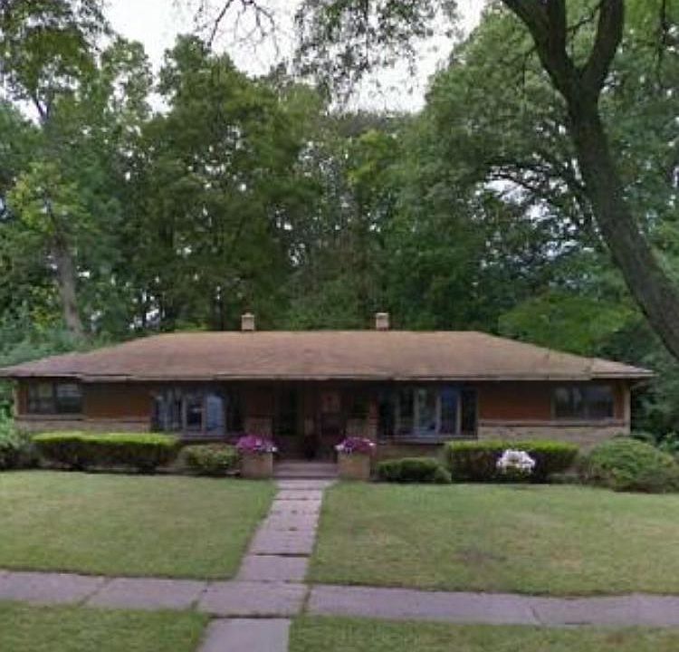 1st image of 1555 Herrick Ave NE