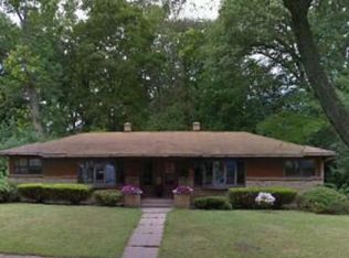 1555 Herrick Ave NE, Grand Rapids, MI