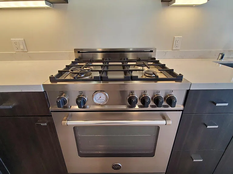 2600 Harrison St #304 — Photo 6