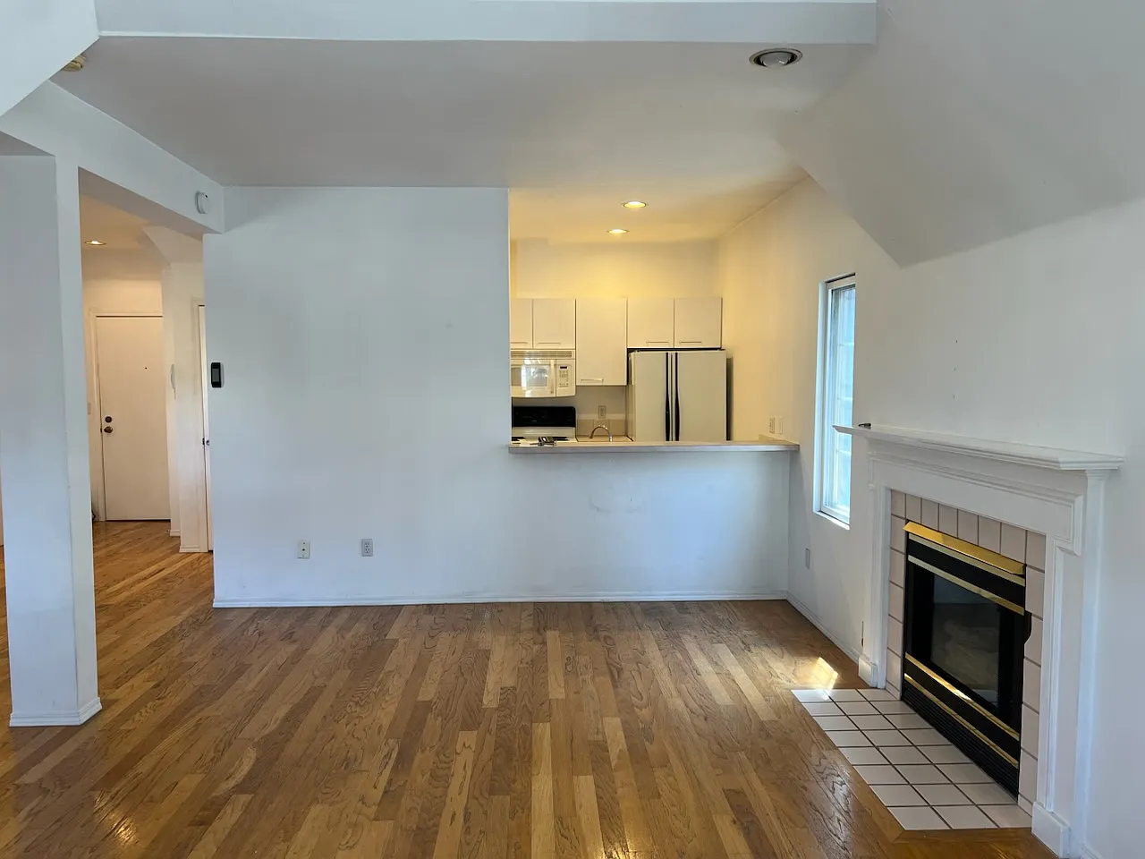 2 bed, 1.5 bath, 1110 sqft, $2,995 — Photo 4