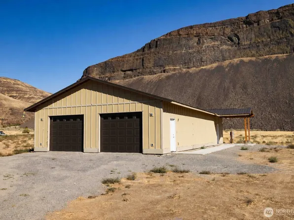 1050 Palisades Road, Palisades, WA 98845