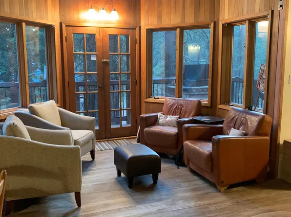 12091 Mougle Ln, Truckee, CA 96161