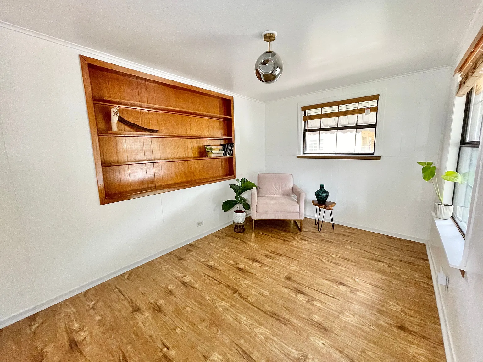 3 bed, 1.0 bath, 1500 sqft, $2,100 — Photo 1