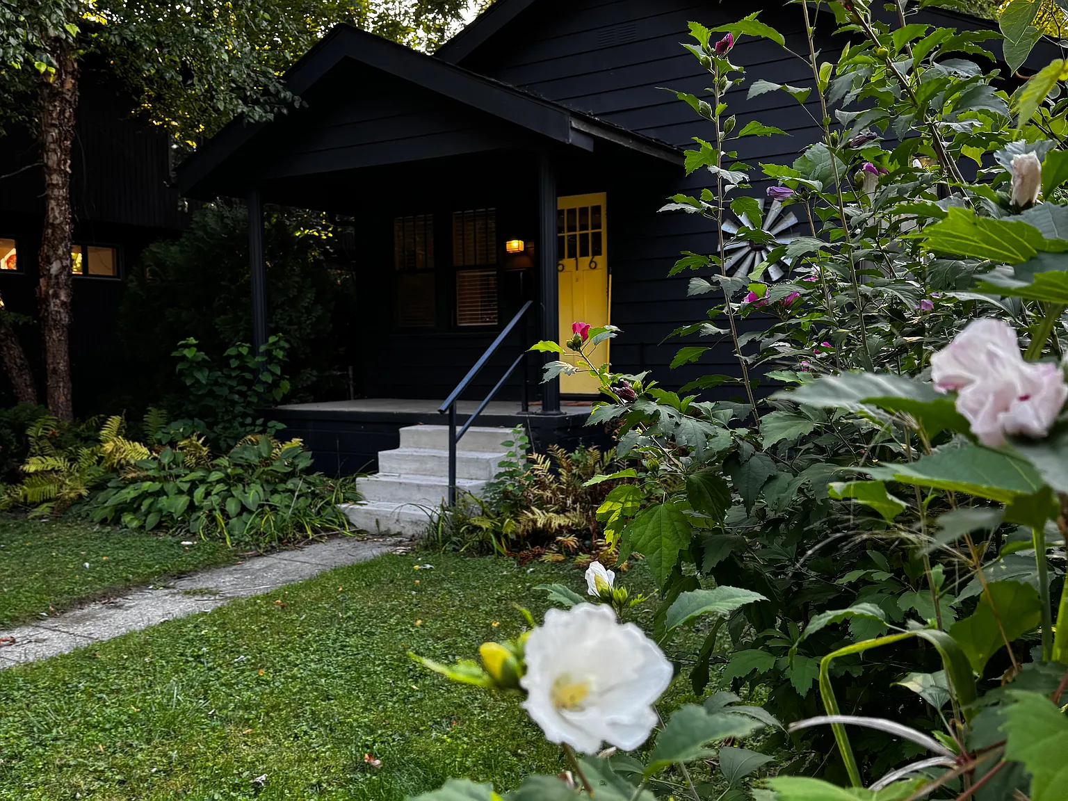 516 S Alexander Ave — Photo 3