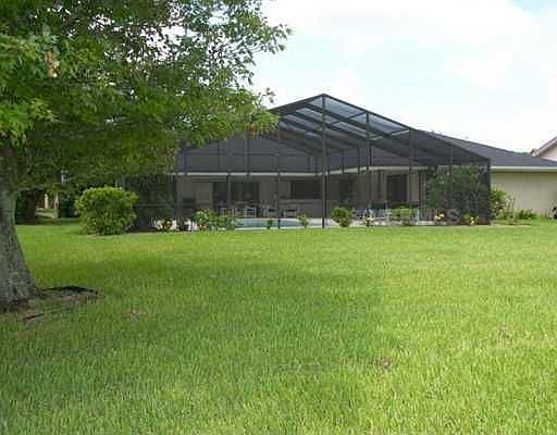 3rd image of 1733 Oak Lakes Dr