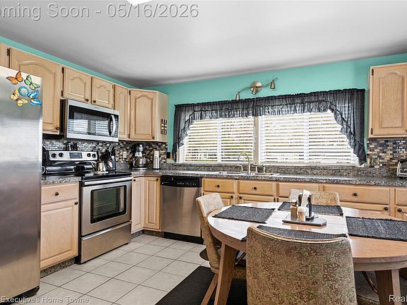 4th image of 3368 Clyde Dr
