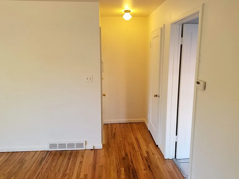 788 East 5th Avenue — Photo 11