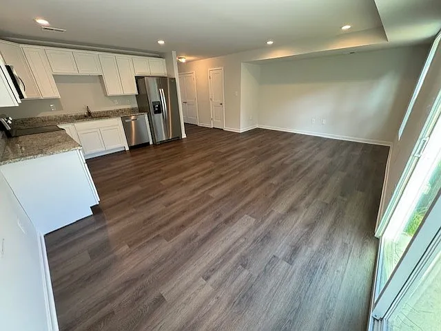121 Europa Way — Photo 5