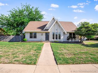 1005 W H St, Jenks, OK 74037