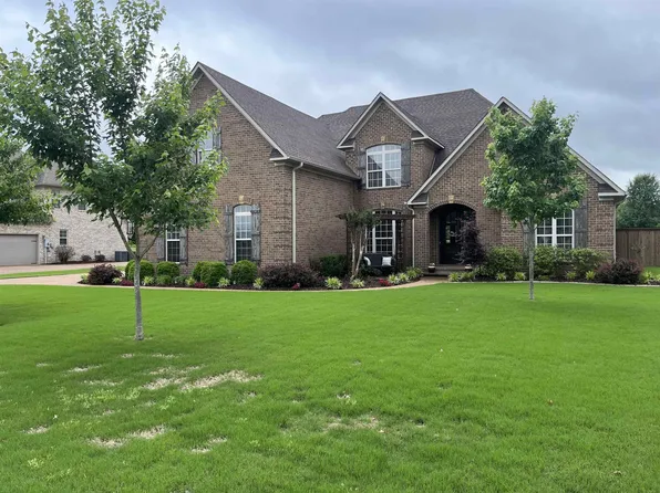 189 Flagstone Dr, Jackson, TN 38305