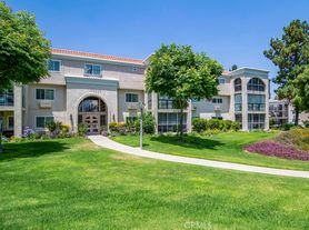 5500 Paseo Del Lago W, Laguna Woods, CA