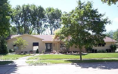 905 Eastgate
