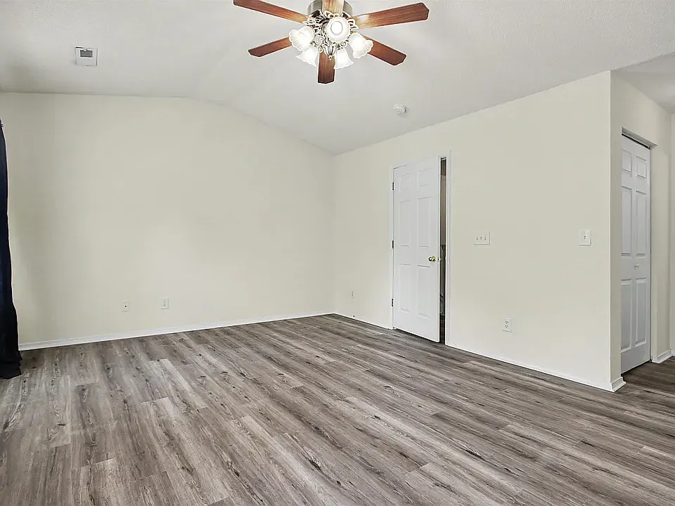 3 bed, 1520 sqft, $2,200 — Photo 3