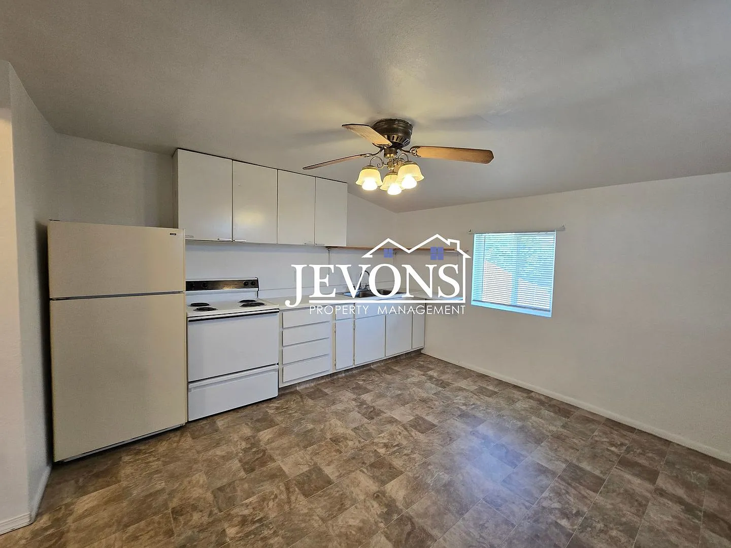 403 S 4th St Yakima, WA 98901 — Photo 1