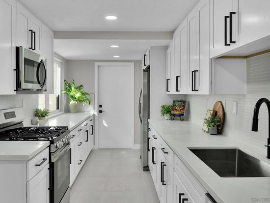1515 Goldrush Way, Oceanside, CA 92057