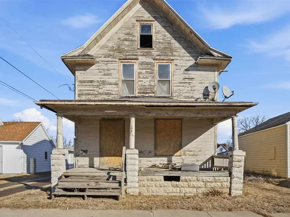 210 Kern St, Waterloo, IA 50703