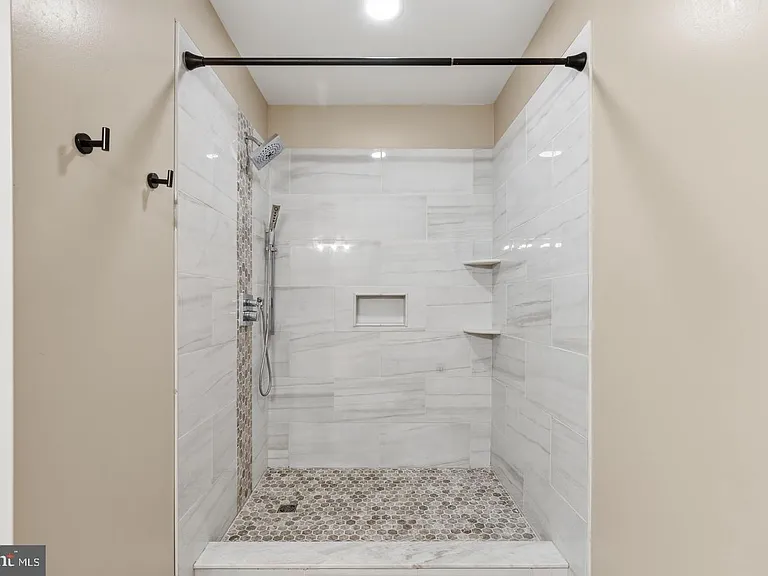 2104 Brookhaven Dr — Photo 13