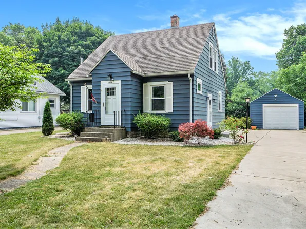 2214 Royce Ave, Kalamazoo, MI 49001