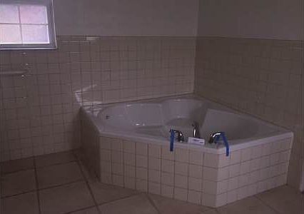 3rd image of 162 NW Lakeside Ct